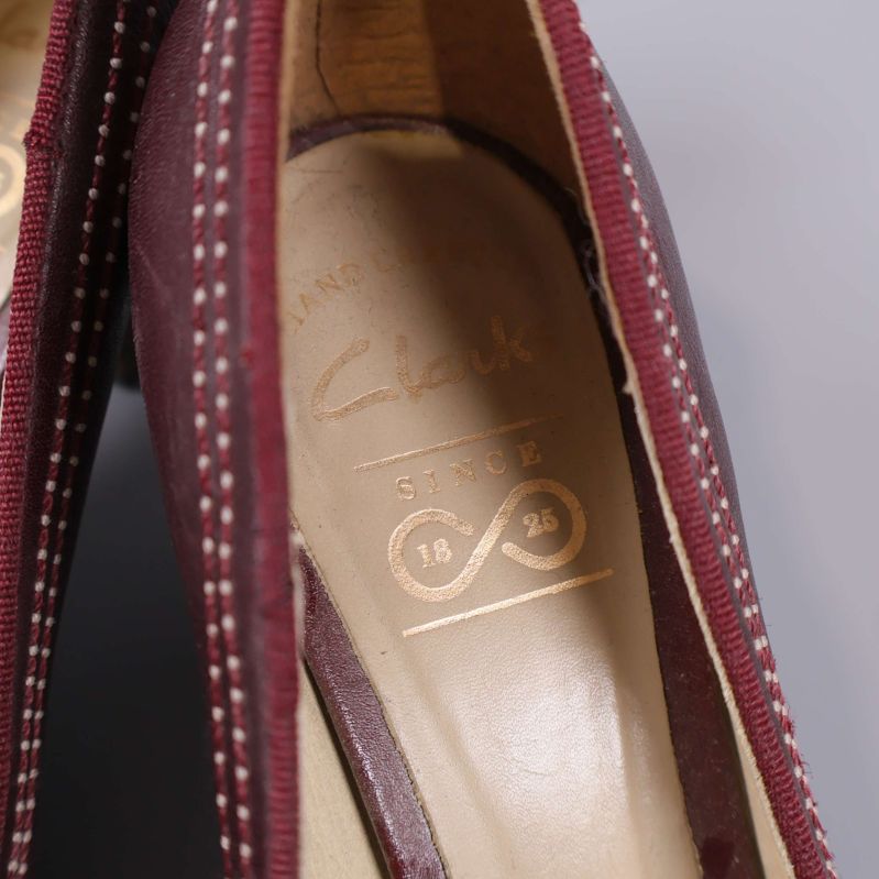 Clarks logotyp synlig på innersulan