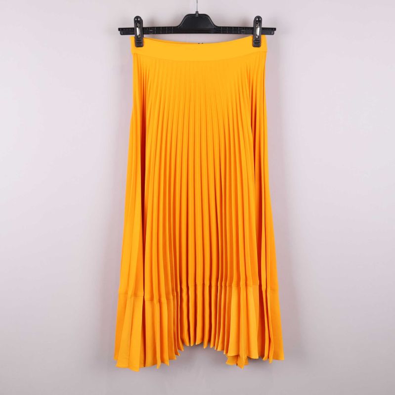 Elegant gul kjol bakifrån