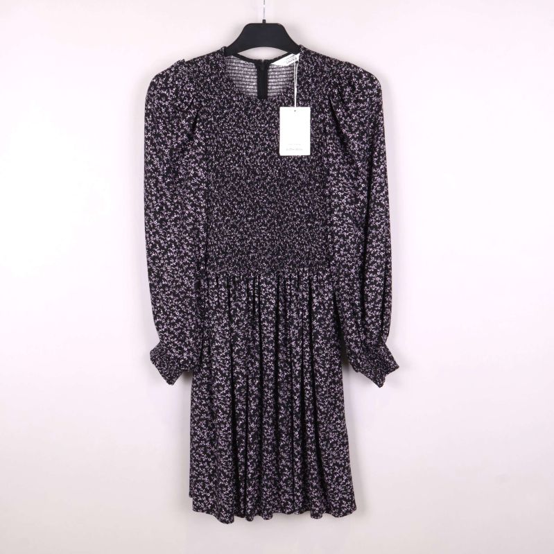 Blommönstrad klänning framifrån