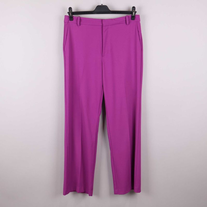 Raka byxor i lila nyans