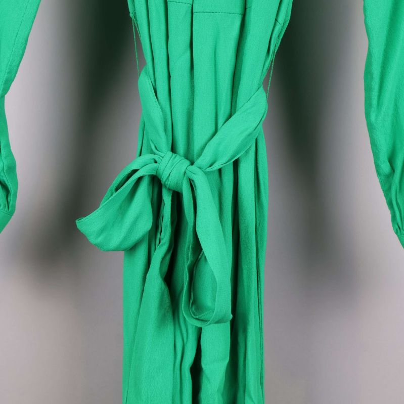 Knytskärp och nederdel