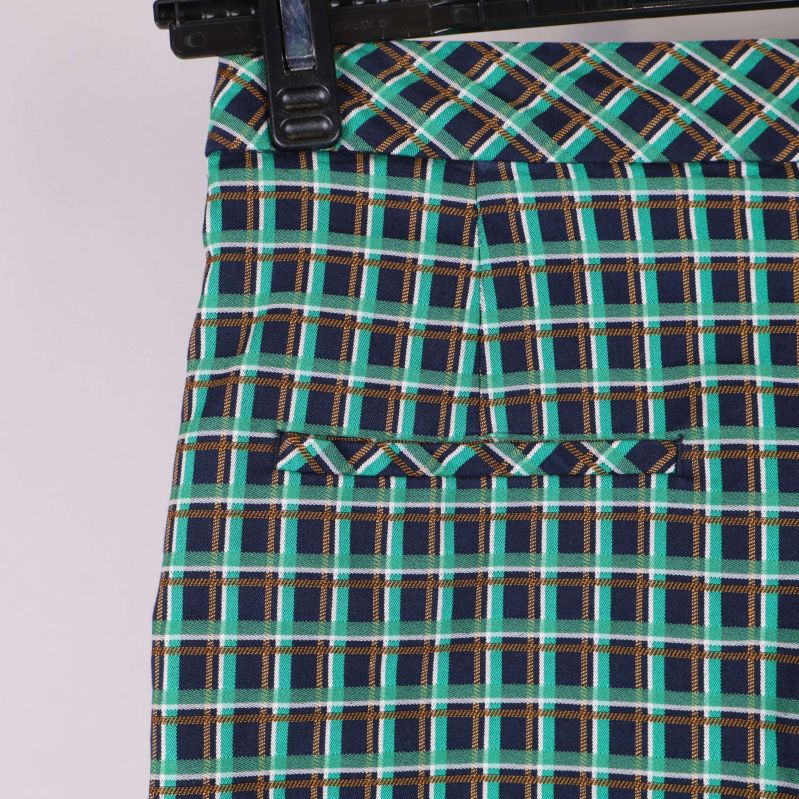 Bakficka detaljer på shortsen