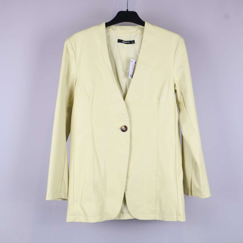 Elegant kavaj med knapp