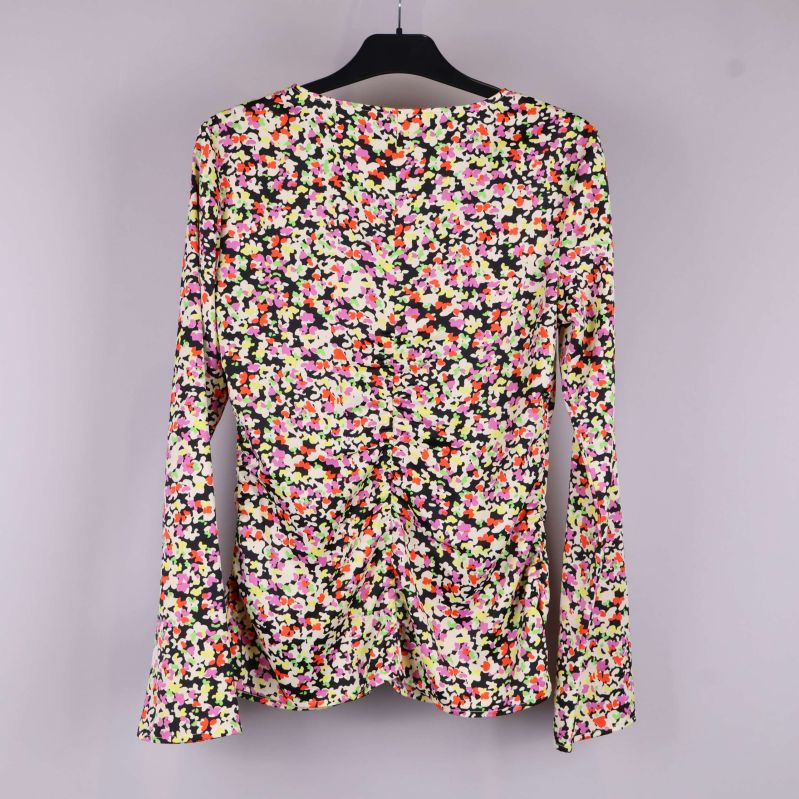 Blommig design bakifrån