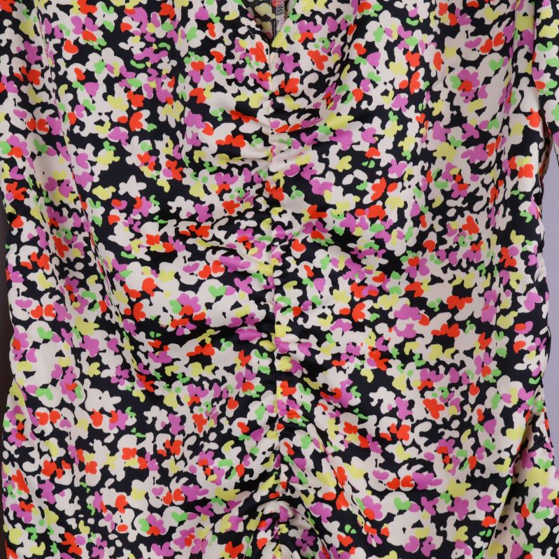 Knappar och rynkdetaljer