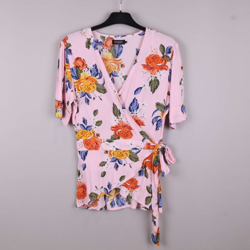 Rosa omlottopp framifrån