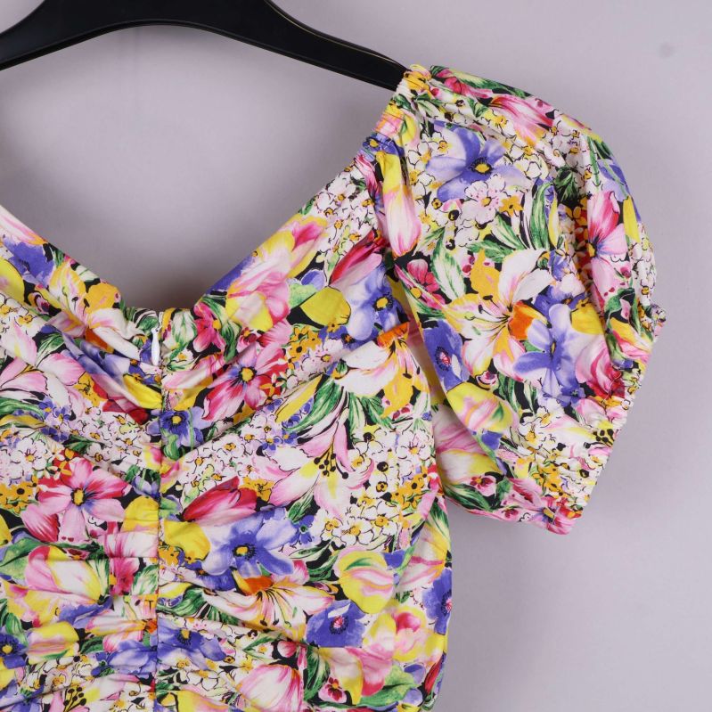 Närbild av blommigt mönster