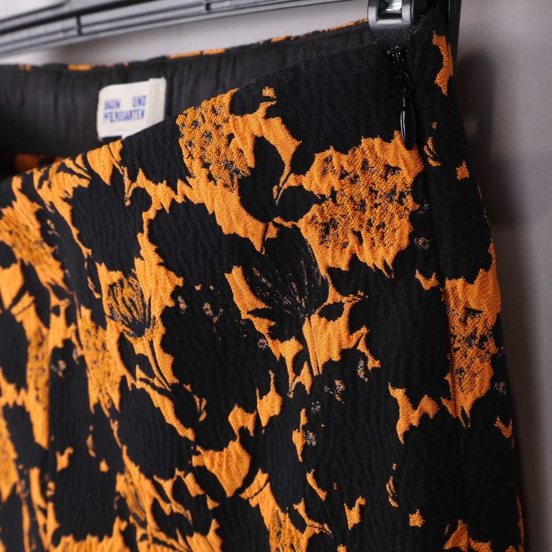 Elegant sidvy av byxor