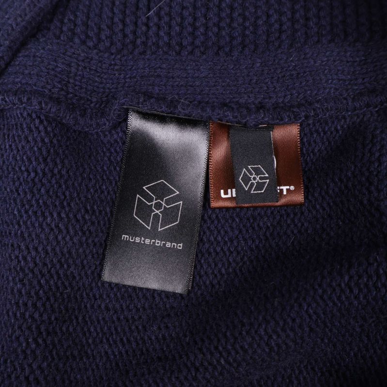 Musterbrand etikett på insidan av produkten