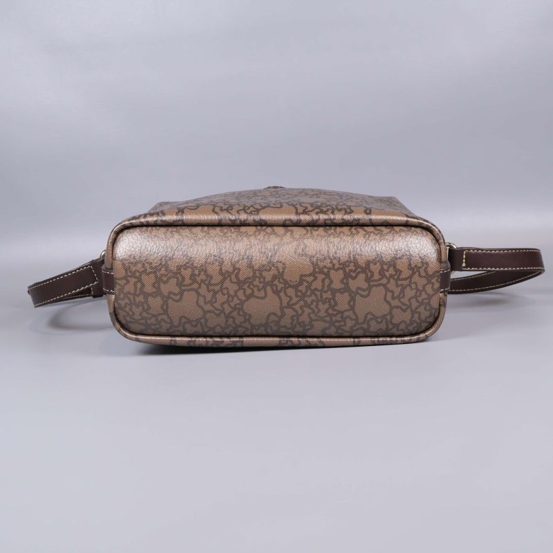 Botten av väskan med mönster och mörka kanter