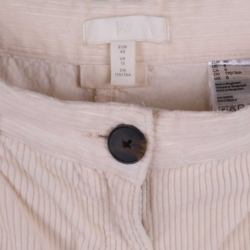 Detaljer på bakfickorna