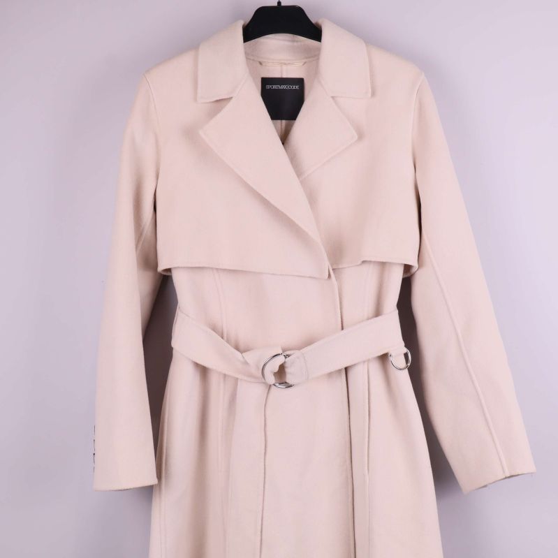 Övre delen av kappa med slag och midjebälte