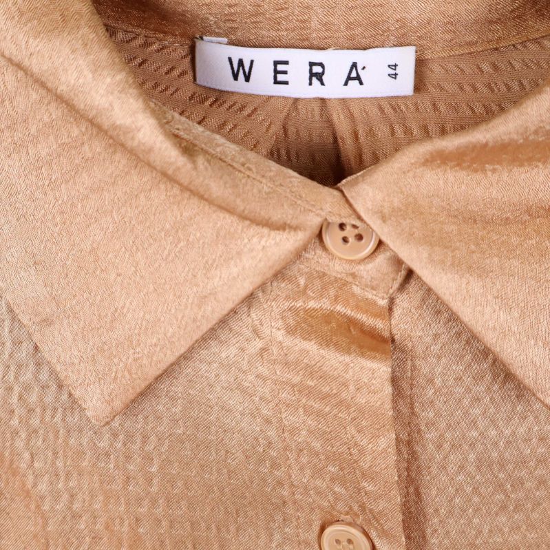 Baksida med glansig finish