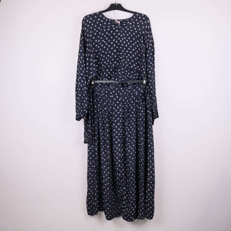 Tvådelad långärmad set med kjol i mönstrat tyg