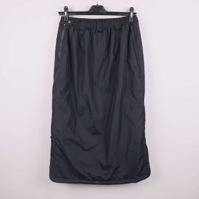 Svart termokjol med resår baktill synlig