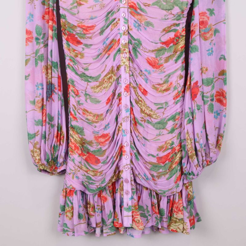 Volang och smock på nederdel