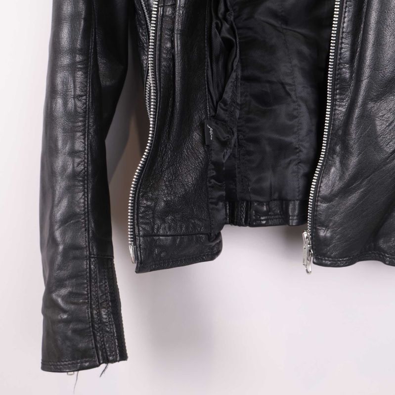 Detalj av invändig söm och fodrad insida