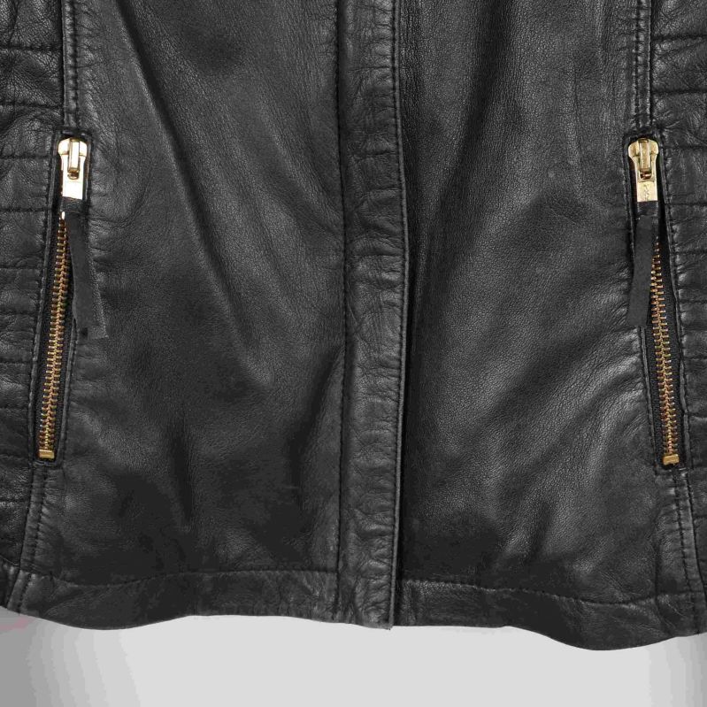 Dragkedjedetaljer med guldig finish