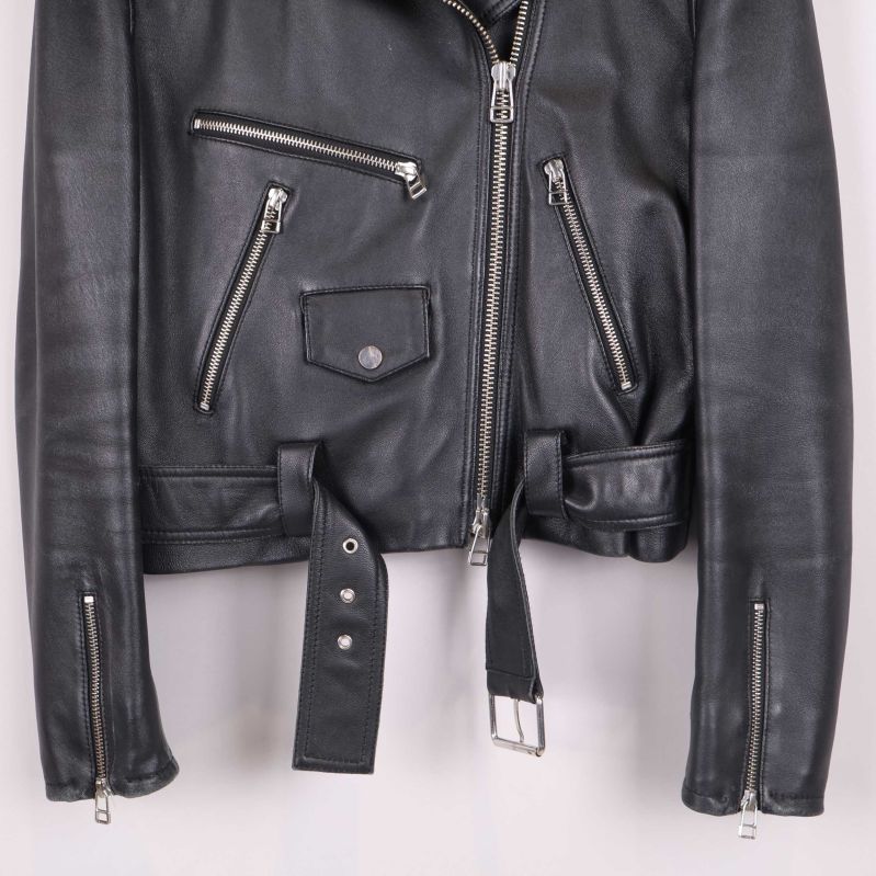 Bälte i midjan på jackan