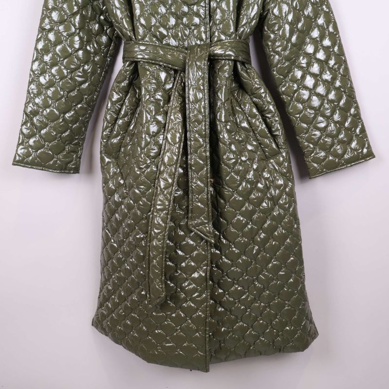 Stilren midja och fickor på jacka