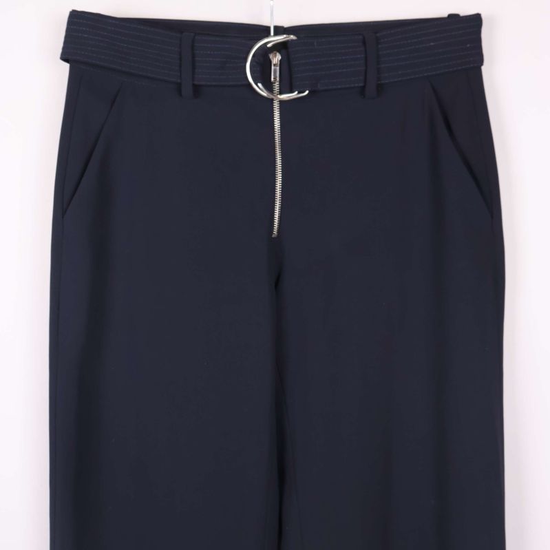 Närbild av bältesdetalj