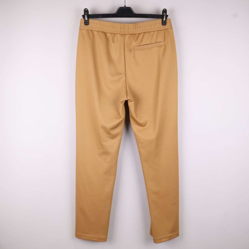 Baksida med resår i midjan