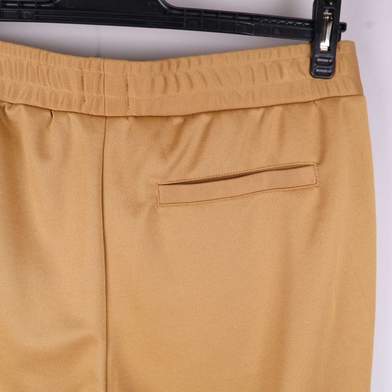 H&M Regular Fit midjeetikett