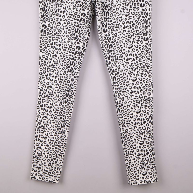 Leopardmönstrade byxben