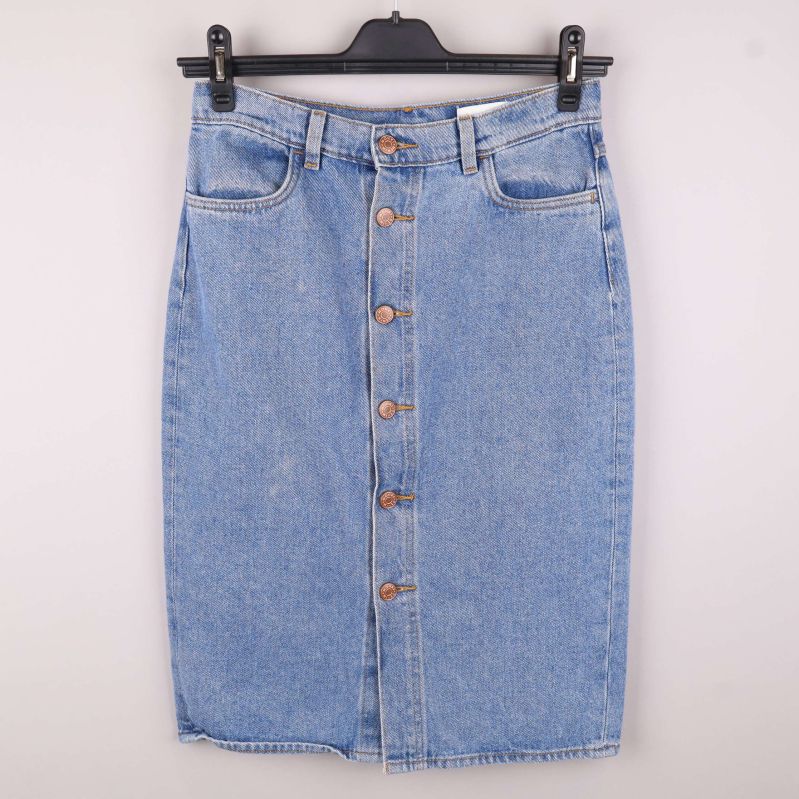 Framsida med knappdetaljer