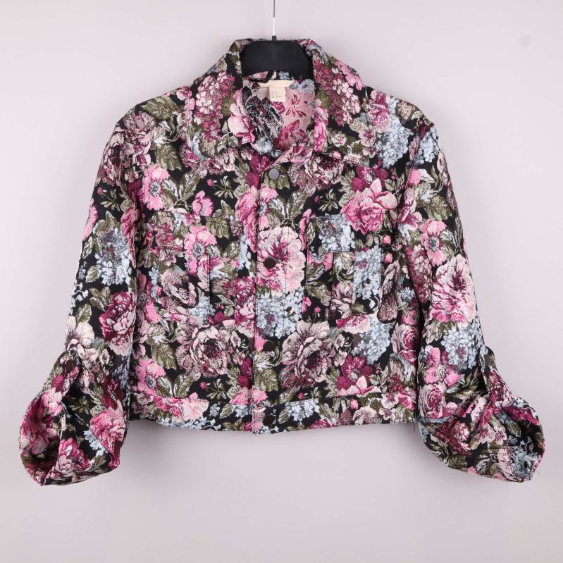 Blommig jacka framifrån