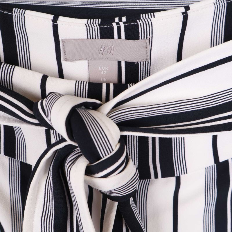 Framsida med knytskärp