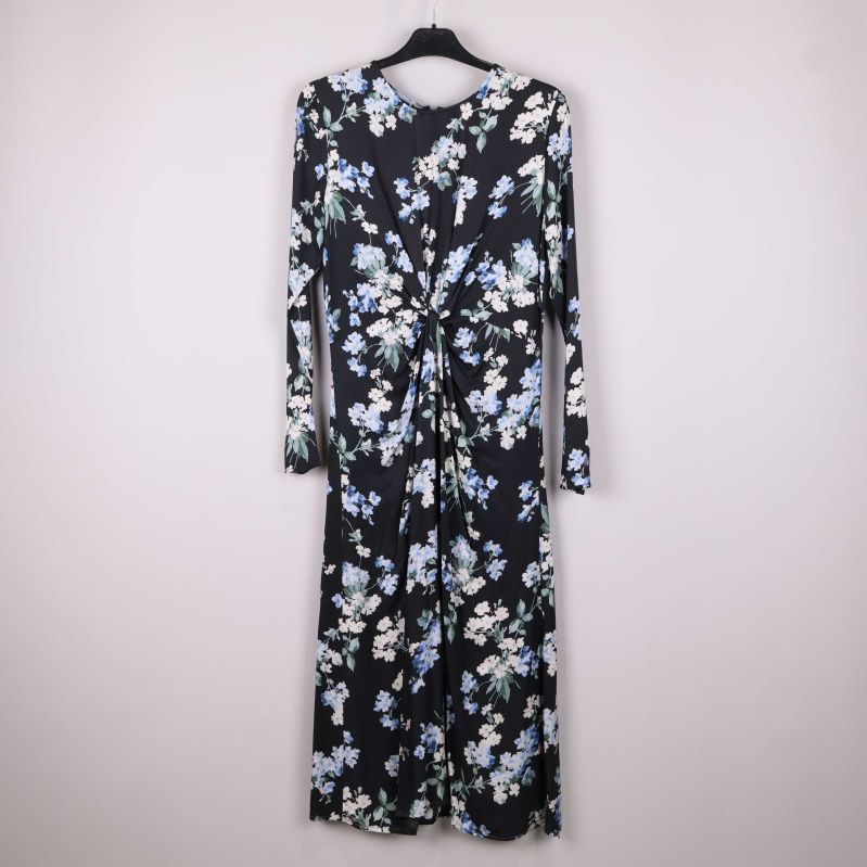 Blommig maxiklänning fram