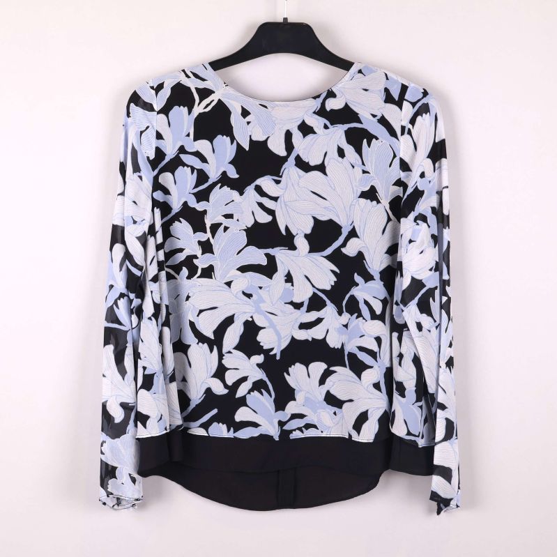 Framsida av blommig topp