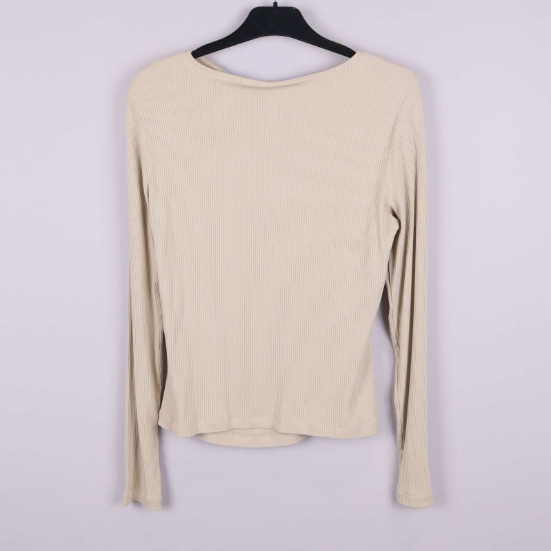 Rak nederkant på toppen