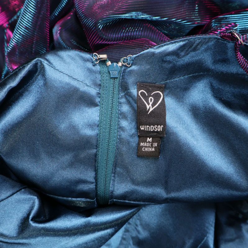 Närbild på insida och etikett med Windsor logotyp