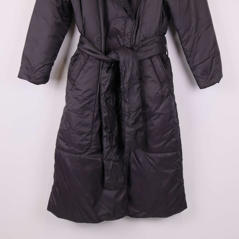 Nedre delen på vadderad kappa med knytbälte