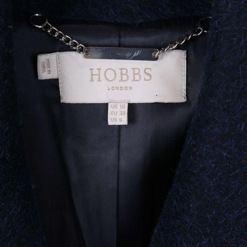 Närbild på Hobbs London-märket i nackens insida