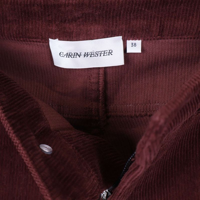 Närbild på Carin Wester-etikett och storlek 38