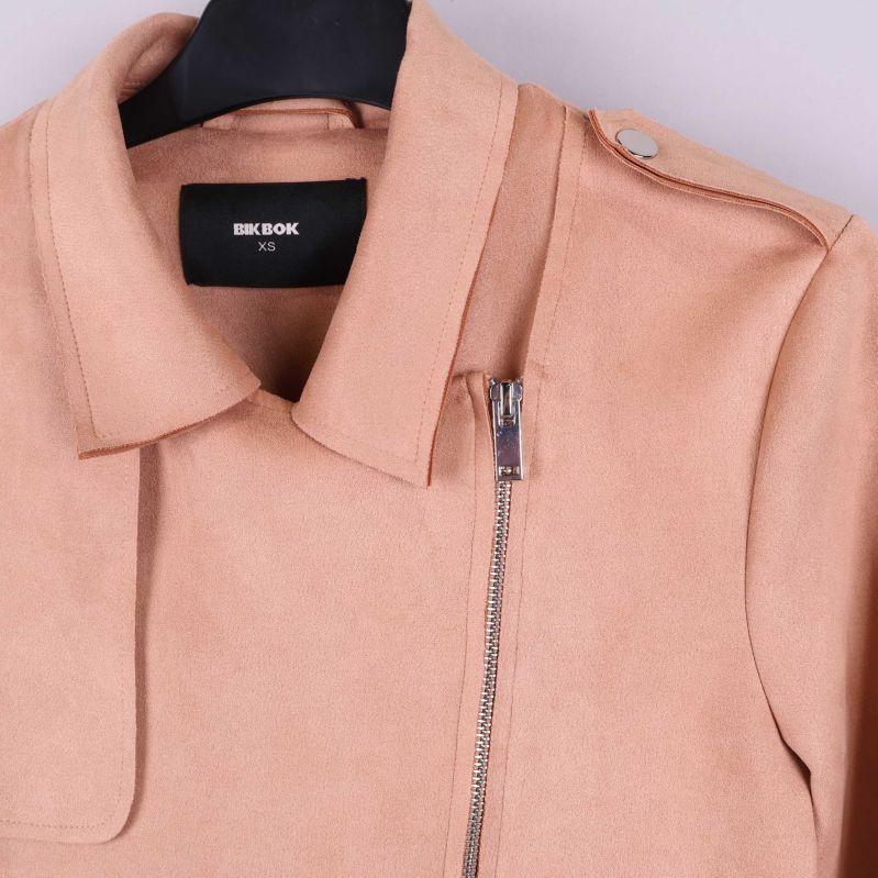 Detalj på dragkedjeficka