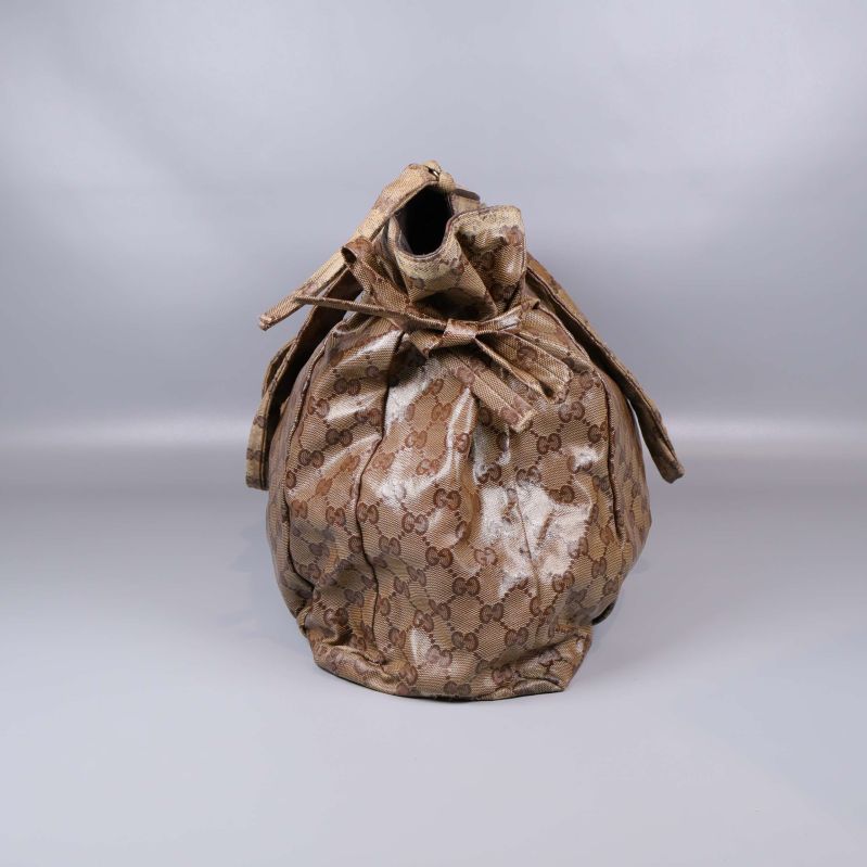 Sida av väska med knytband