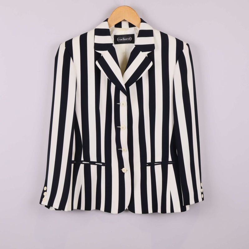 Svartvit randig kavaj 