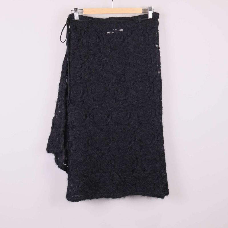 Svart kjol bakifrån