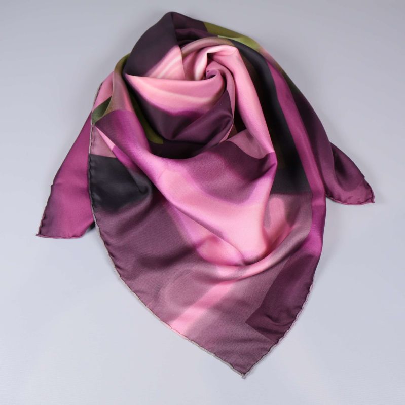 Scarf draperad i trekant