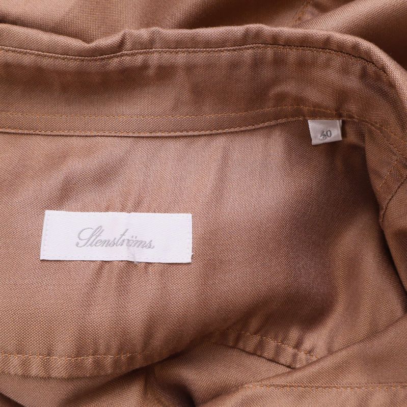 Närbild på Stenströms etikett och storlek 40