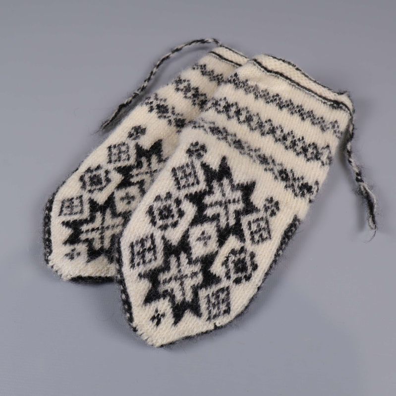 Vantar med klassiskt svartvitt mönster i sned vy