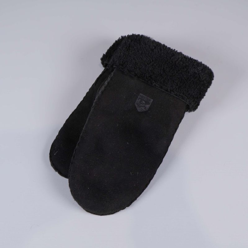 Ett par svarta tumvantar med uppvikt kant