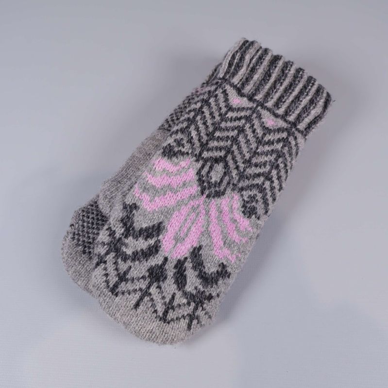Tumvantar med mönster i grått, svart och rosa
