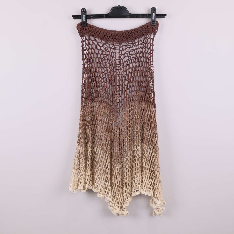Stickad nätkjol med brun till beige färgskiftning bakifrån