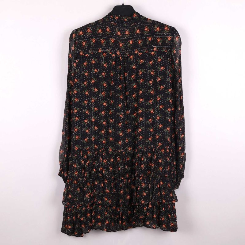 Blommig klänning bakifrån