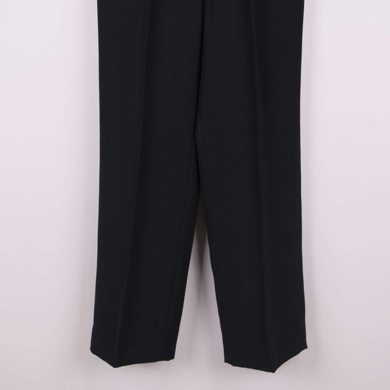 Raka benslut på byxorna